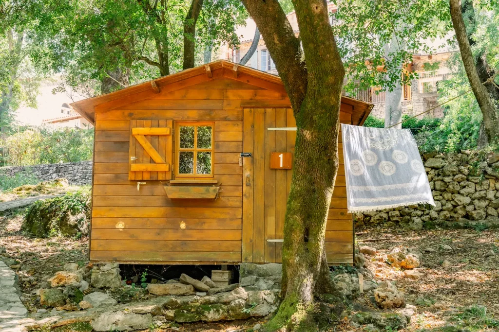 Cabanon chelet bois retraite zen Le Hameau de lEtoile