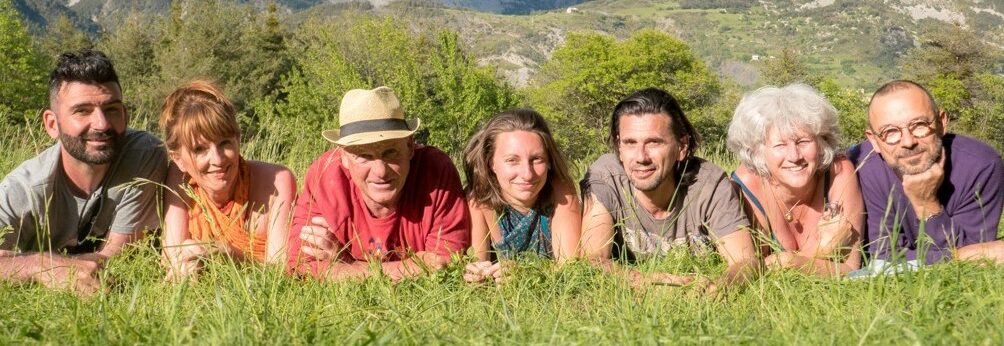 equipe-nouveaux-horizons-stage-tantra-au-hameau-de-letoile.j