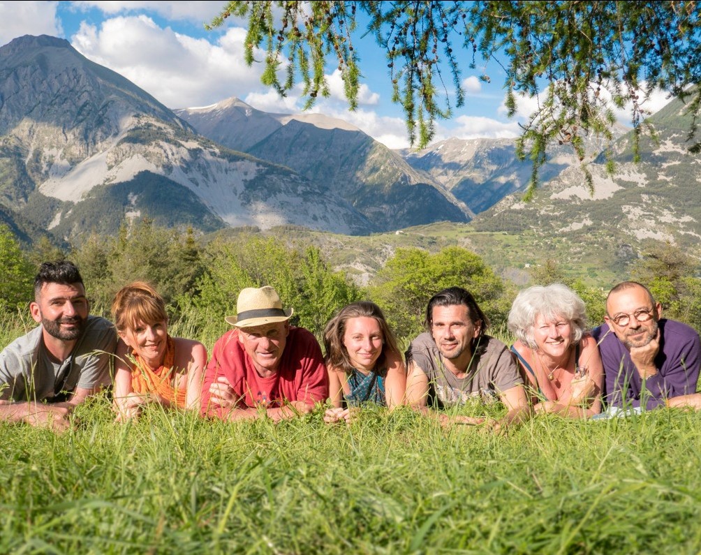 equipe-nouveaux-horizons-stage-tantra-au-hameau-de-letoile.j