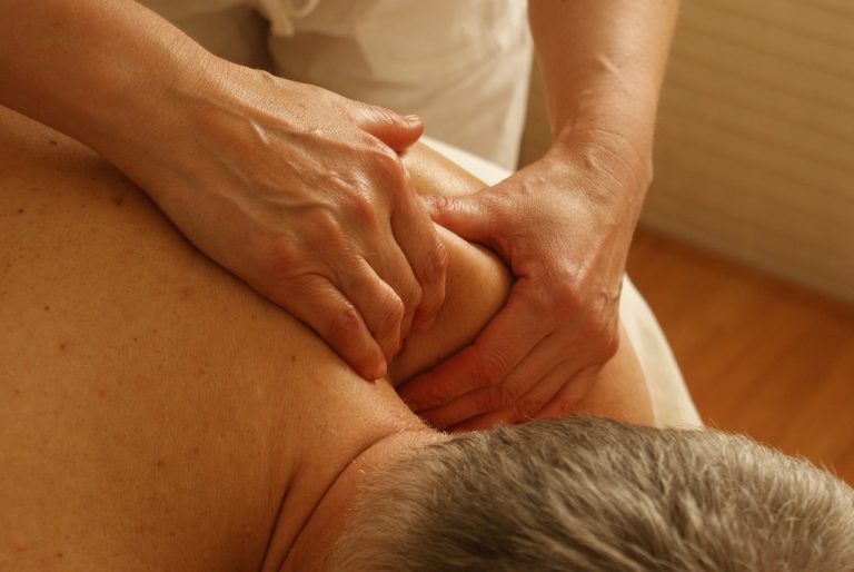 Le massage cachemirien est proposé au Hameau de l'étoile