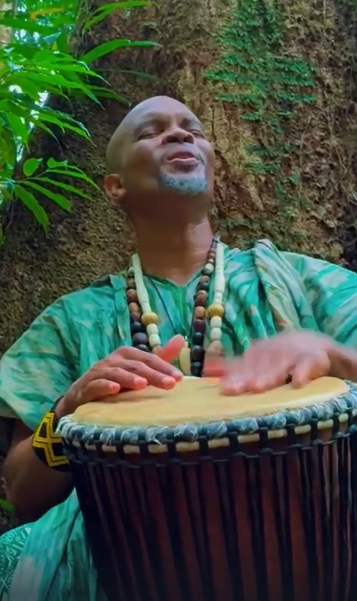 yannick-theolade-femme-tambour-retraite-hameau-etoile