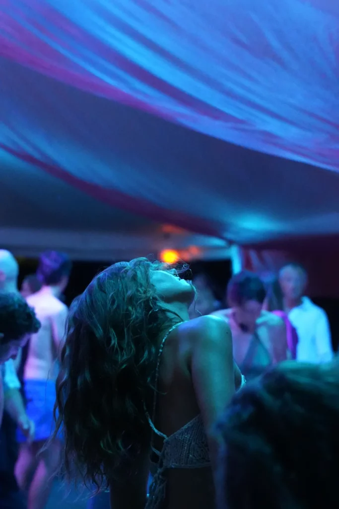 Danse-libre-movement-medicine-ecstatic-dance-open-floor-5rythme